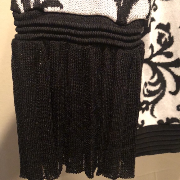 Neiman Marcus Exclusive evening sweater. Size M - Picture 3 of 6